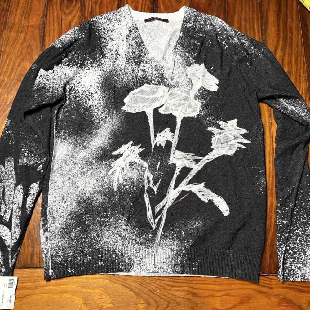 High Tech Everyday Couture Claire Campbell Amuse Black White Floral Sweater M